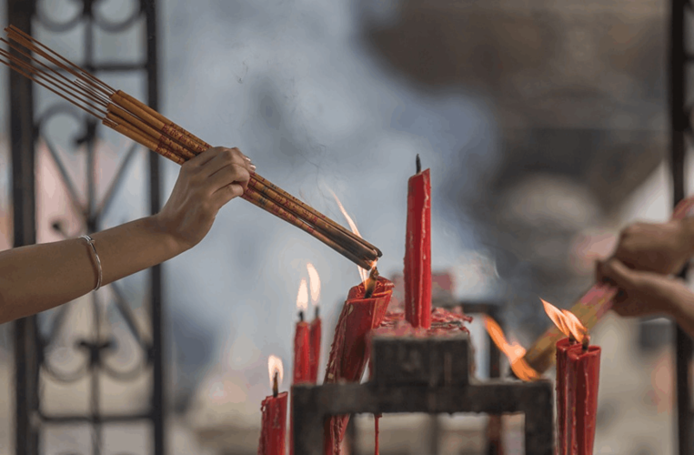 距离春节只剩一个多月了,每逢春节都要烧香拜佛,祈求来年顺遂吉祥