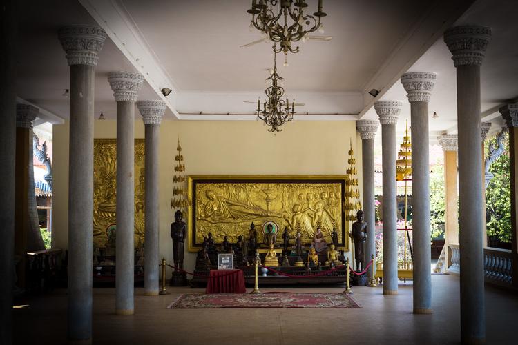 佛殿内部 br /> 日常柬埔寨皇帝拜佛的地方
