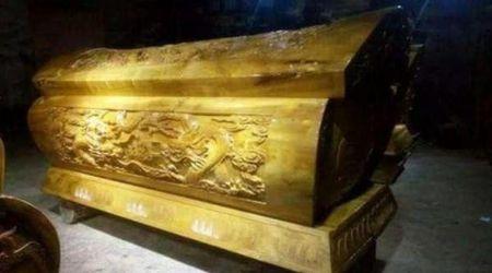 古代棺材都是埋葬死人用的为何会出现五颜六色的棺材呢