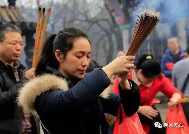 进寺庙拜佛的五点注意事项不可不知