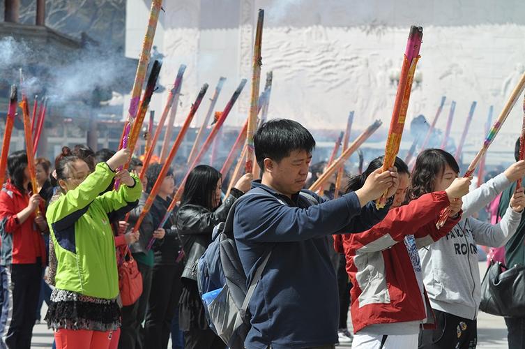 青岩寺可以上香吗 去青岩寺要准备什么