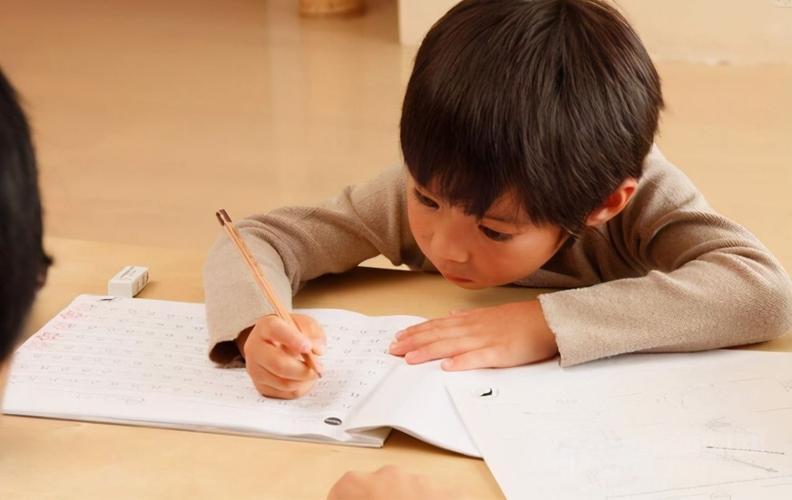 掌握5个练字技巧,让孩子写出一手漂亮字