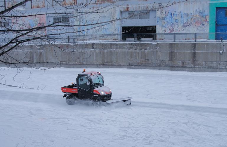 梦见铲雪球