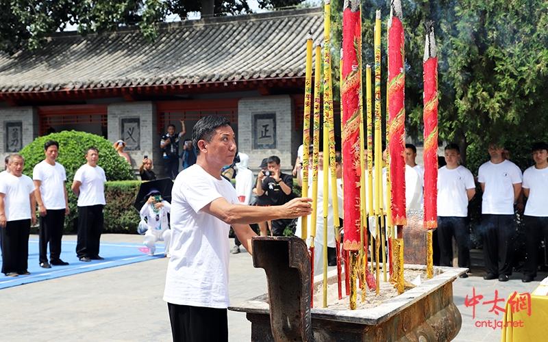 神袓上香是几柱 神上香几根